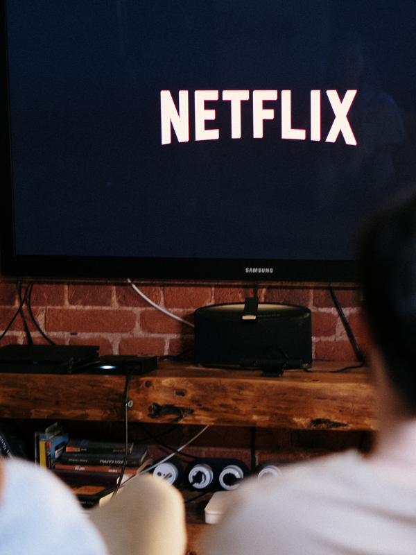 Binge-Worthy TV Shows to Watch During the Summer (2022)